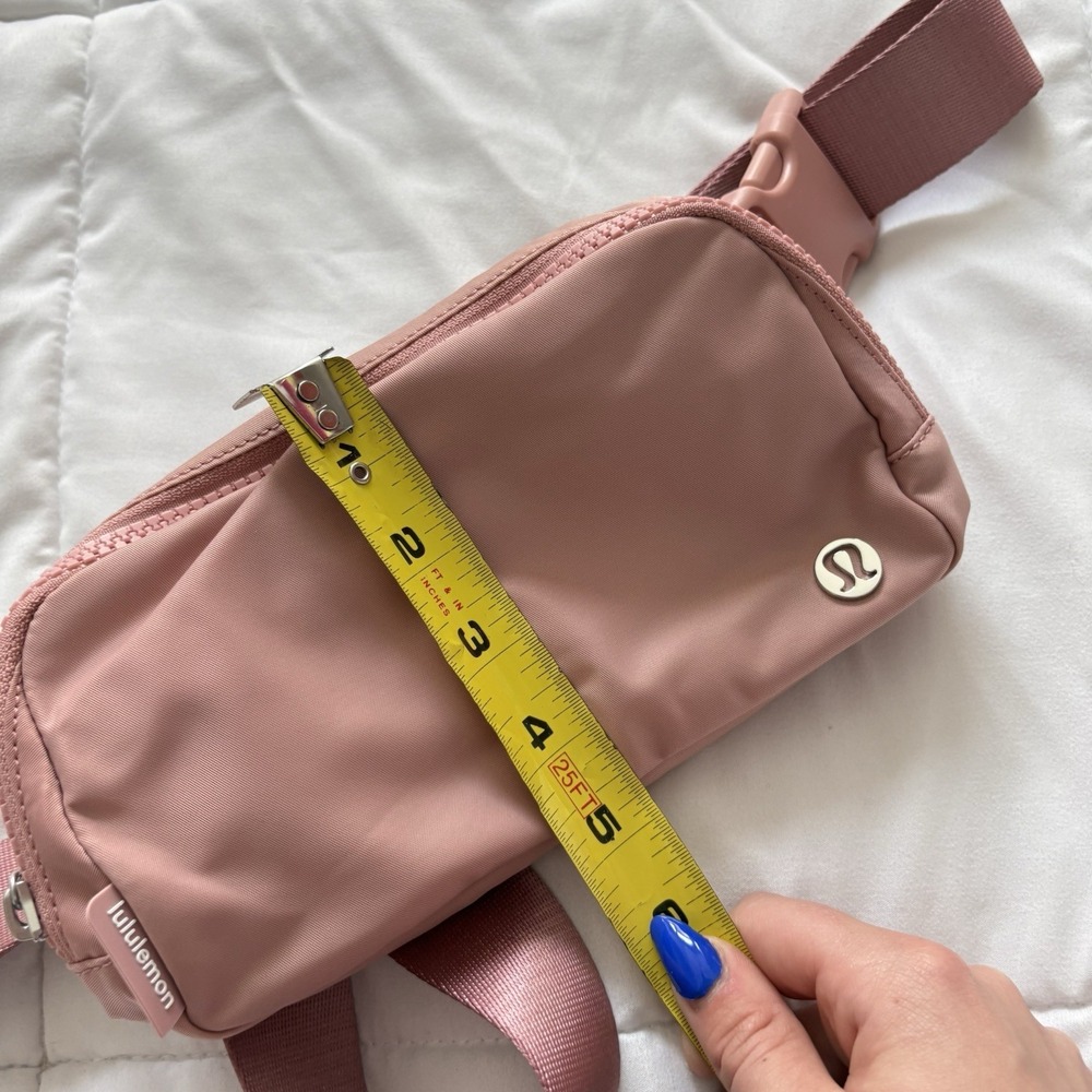 Lululemon OG Everywhere Belt Bag Pink Pastel Activewear Yoga Quiet Luxury - Picture 8 of 10